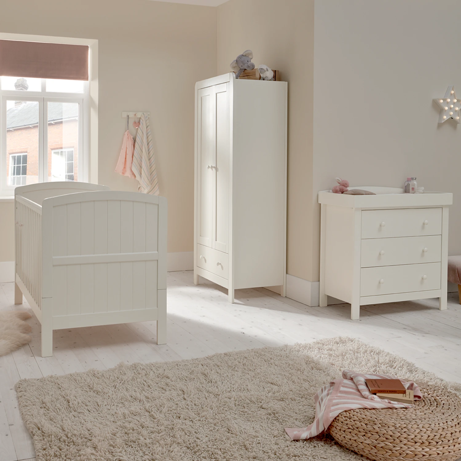 Mamas & Papas Dover Cot Bed 5 Piece Nursery Furniture Set With Fibre Mattress - White 3 Mamas & Papas Dover Cot Bed 5 Piece Nursery Furniture Set With Fibre Mattress - White