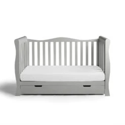 Puggle Prestbury Imperial Luxe Sleigh Cot Bed & Drawer With Mini Uno Essential Spring Cot Bed Mattress - White 140 X 70cm- Grey -Best Baby Sale Store 14PrestburyLuxCot WithDrawer DayBed Copy 2