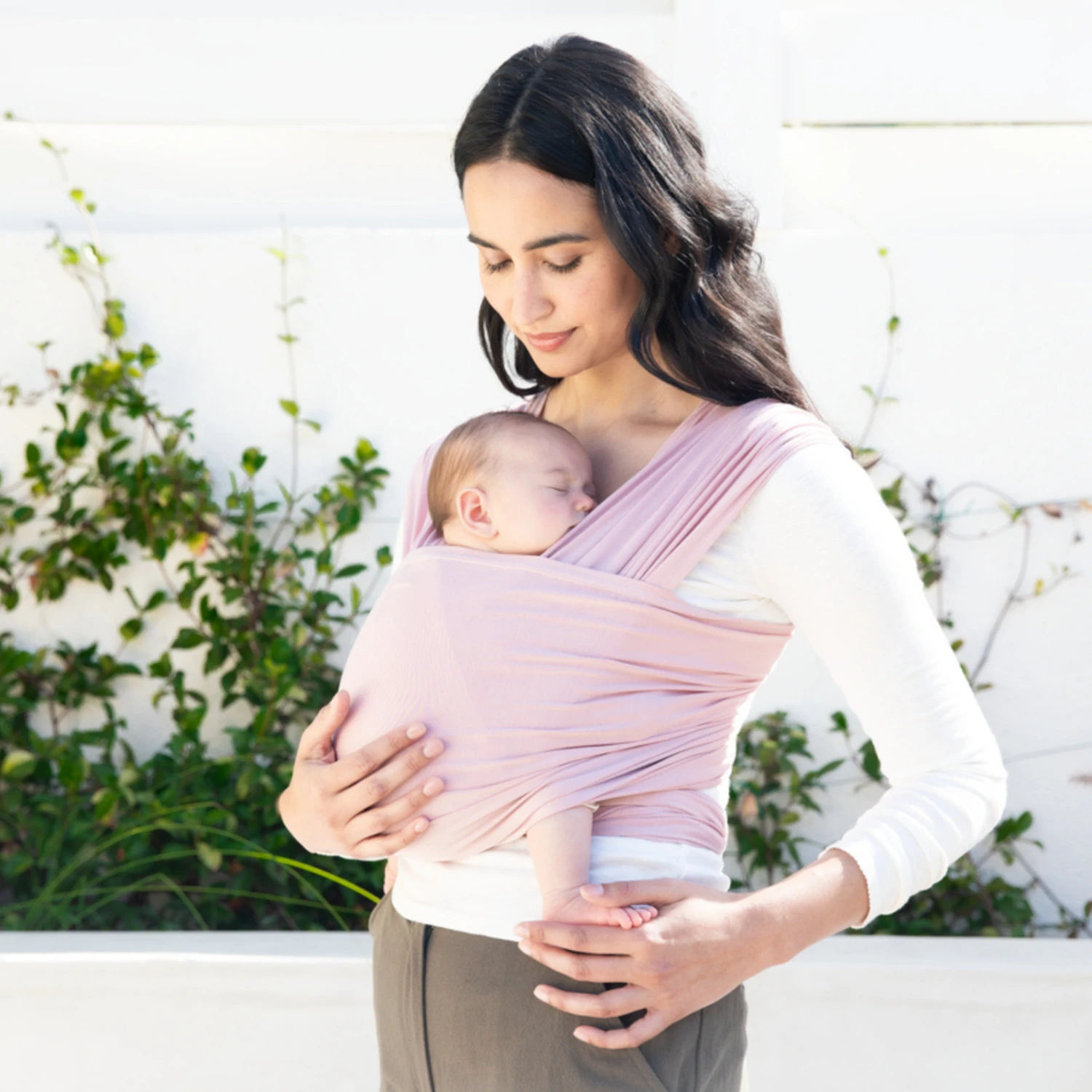 Ergobaby Aura Baby Wrap - Blush Pink 4 Ergobaby Aura Baby Wrap - Blush Pink - Image 2