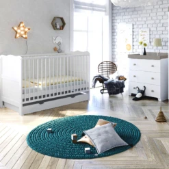 Puggle Henbury Bed 4 Piece Nursery Furniture Set With Drawer - White & Grey